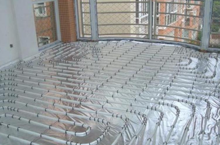 暖氣片、地暖各有千秋 別墅采暖哪種方式好？